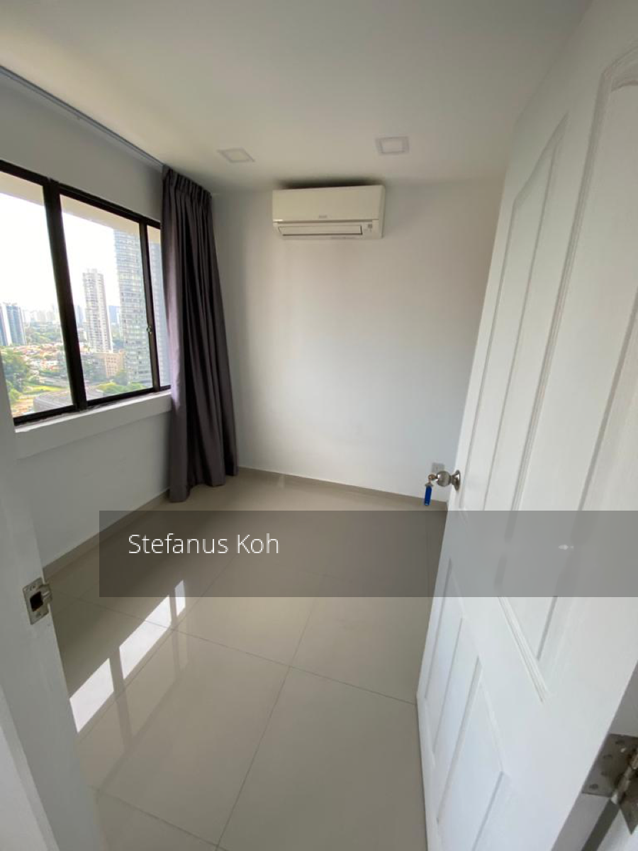 Lucky Plaza (D9), Apartment #297495281